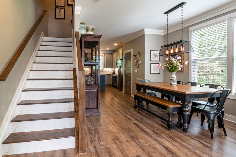 Home 10 Beat the Heat: Top Mortgage Tips for Buying Your Dream Home During the August Market Surge